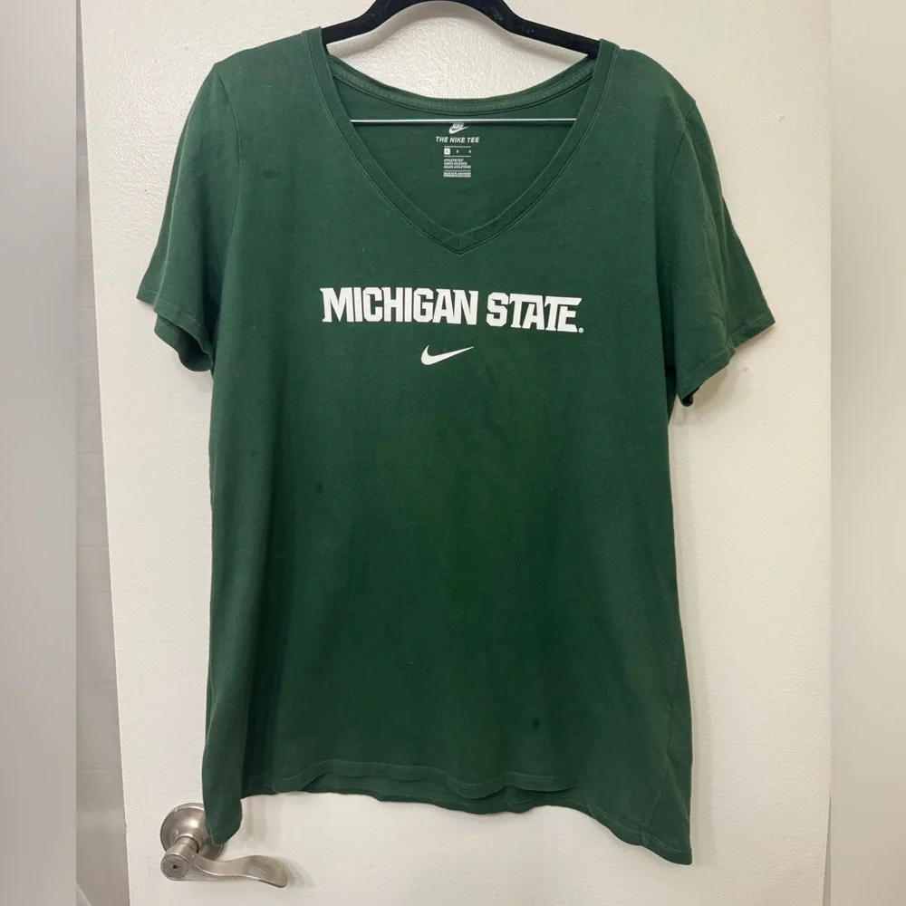 Nike Michigan State Spartans Athletic Cut T-Shirt | NCAA Tee - Picture 1 of 2